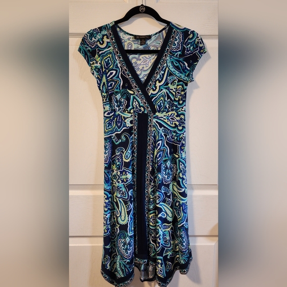 Dress - Picture 1 of 3